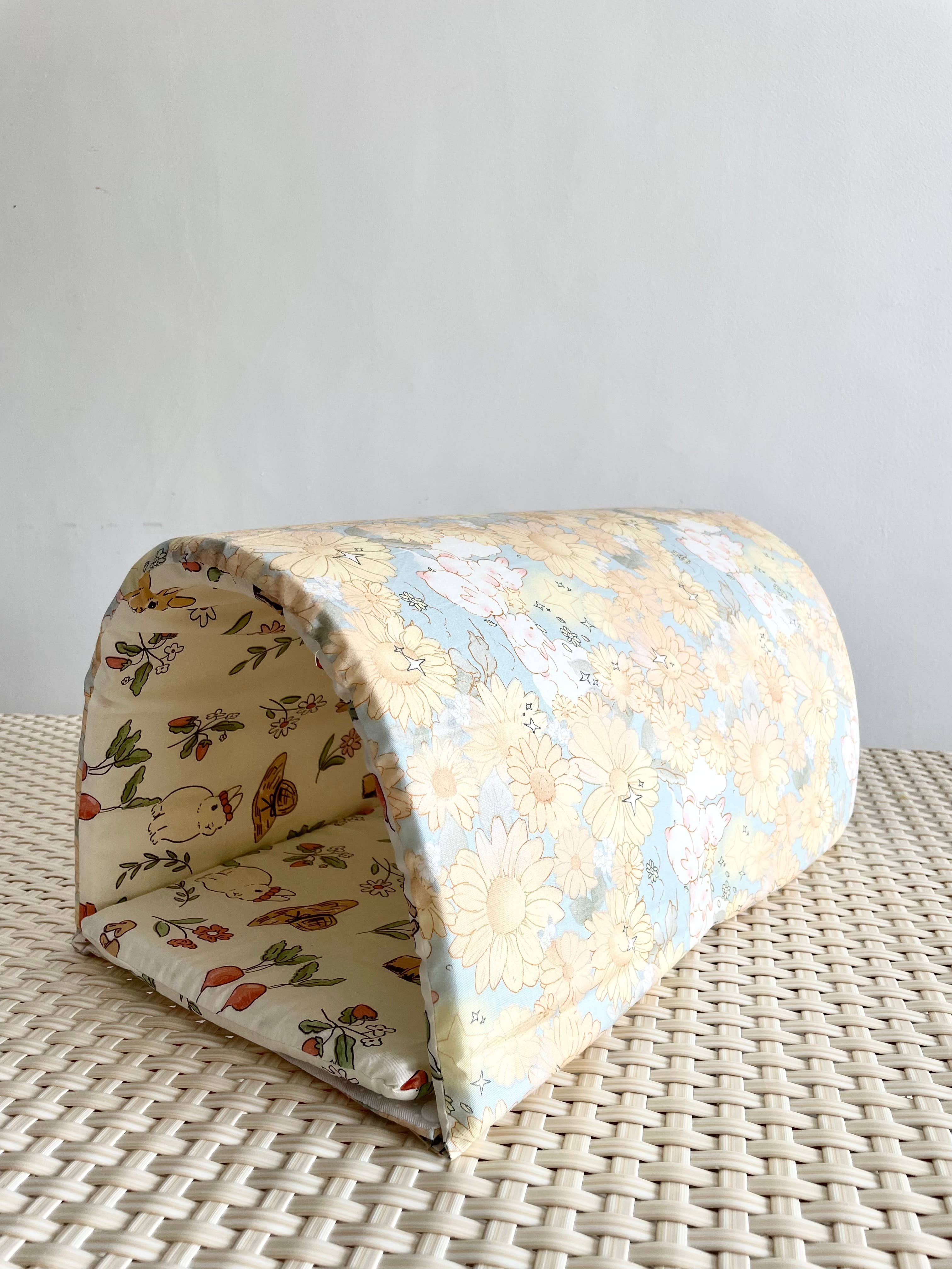 No Furries Delights - Wholesale Pet Bed - Cat/Dog - Spring Picnic - LARGE Hoppy Hideaway Tunnel7