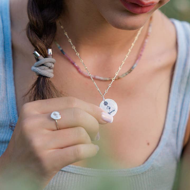 Colliers de naissance Zodiac pour la vente par Nancy Nelson Jewelry