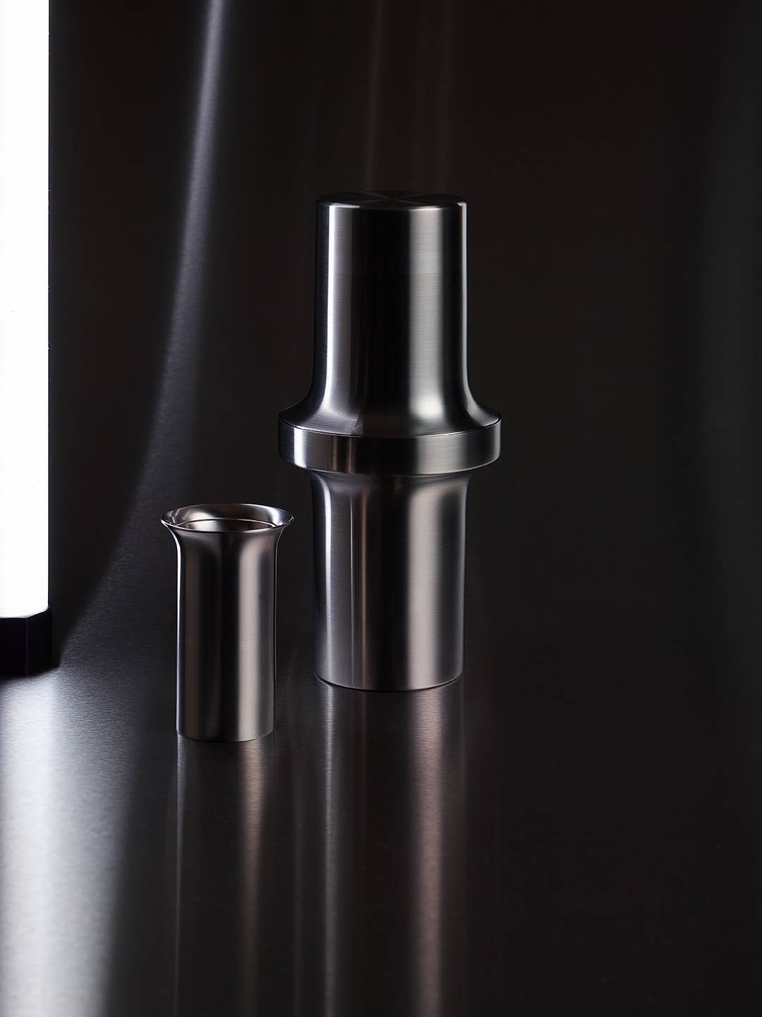 Aaron Probyn US - Wholesale Cocktail Shaker - BARBICAN cocktail shaker1