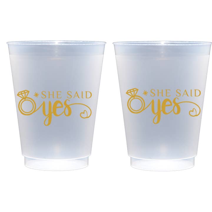 Mariage/Fiançailles - Tasse givrée « She Said Yes » (sac de 10 carats) pour la vente par Two Funny Girls