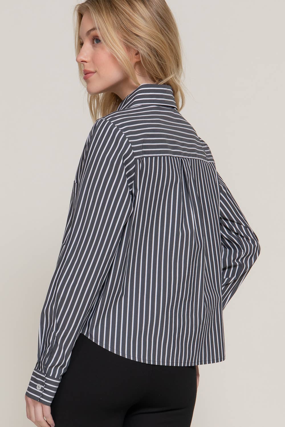 Active Basic | Active USA – wholesale Buttoned-down shirt – Women's – Long Sleeve Button Down Stripe Poplin Shirt1