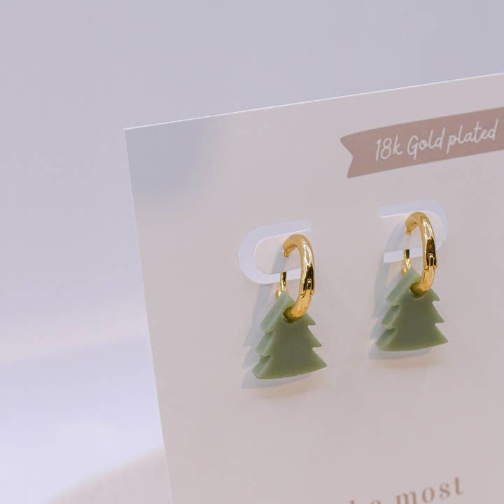 Tilda&Theo - Wholesale Dangle Earrings - Creole acrylic Christmas tree earrings - 18k gold-plated2