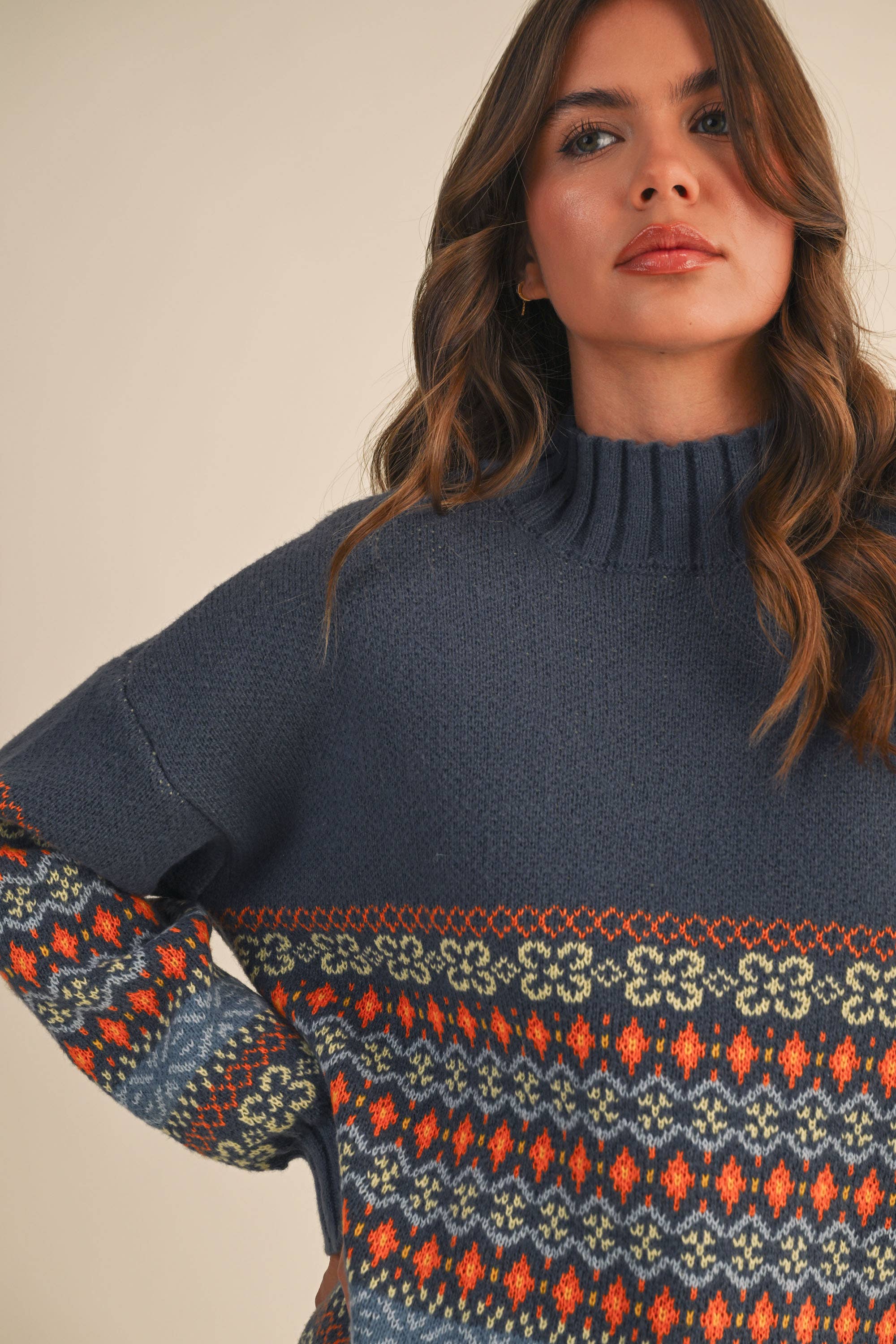 COMBO MARINE Haut de pull à col montant à motif rayé contrasté IT4443 en vente sur Faire7