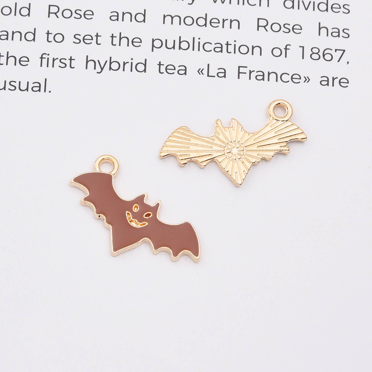 findings4uGem – wholesale Hänge-/berlockhalsband – Guldpläterad Emalj Halloween Fint Berlockhänge, CP215031