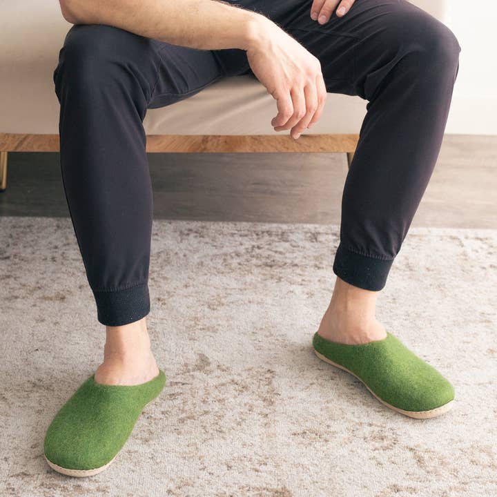 Fuzzy cove - Wholesale Slippers - Men's - Mens Organic Merino Wool Slippers4