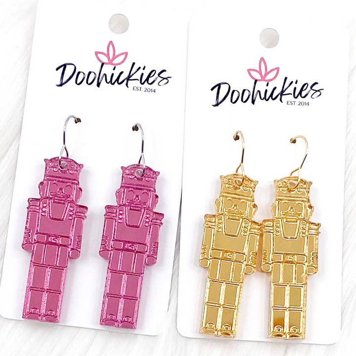 Doohickies - Vente Boucles d'oreilles pendantes - Boucles d'oreilles de Noël en acrylique "Casse-noisette" 2"2