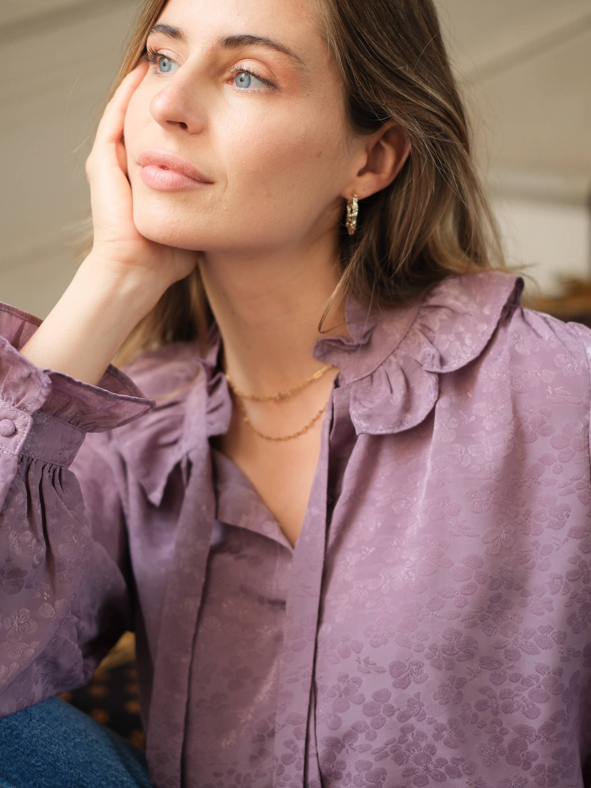 LOVIE & CO - Wholesale Blouse - Women's - Satin jacquard blouse with pleated collar and bow - 4971T-ETIENNE6