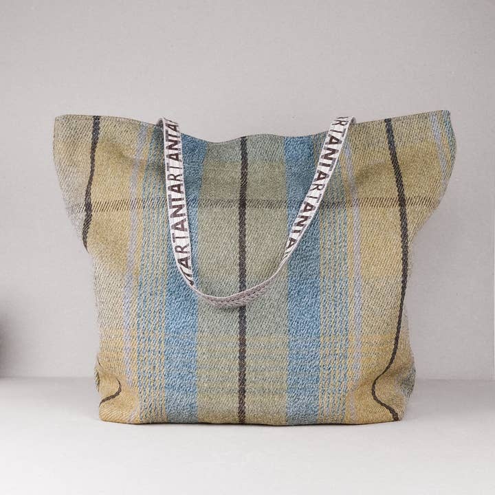 Duncan Macgillivray Travel Bag for wholesale by ANTA Scotland Ltd