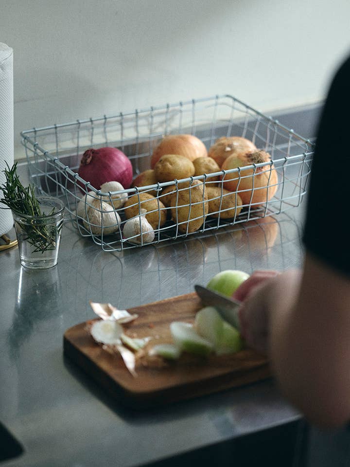 Zinc Plated Wire Basket (M) for wholesale by Fog Linen Work