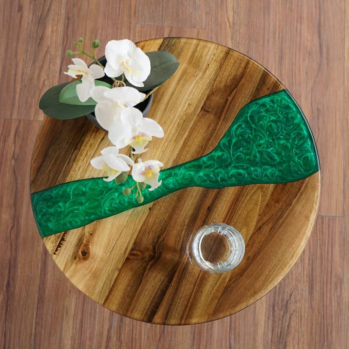 Ultimate Premium Products – wholesale Soffbord – Live Edge River Green harts runt soffbord - epoximöbler0