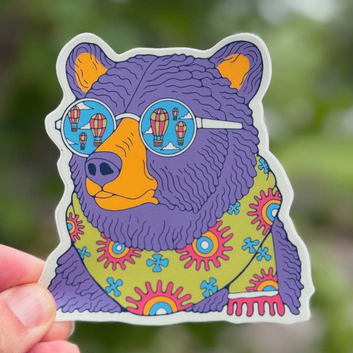 La vie de l'ours | Autocollant pour la vente par Menottees