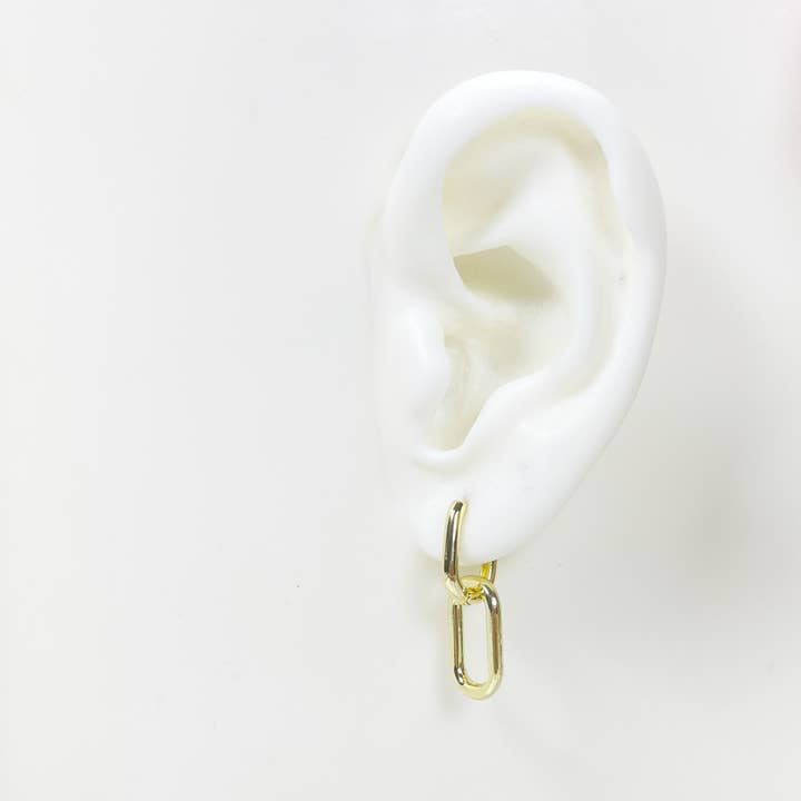 Melange Blanc - Wholesale Huggie Earrings - E178 gold oval link chain huggie hoop dangle earrings6