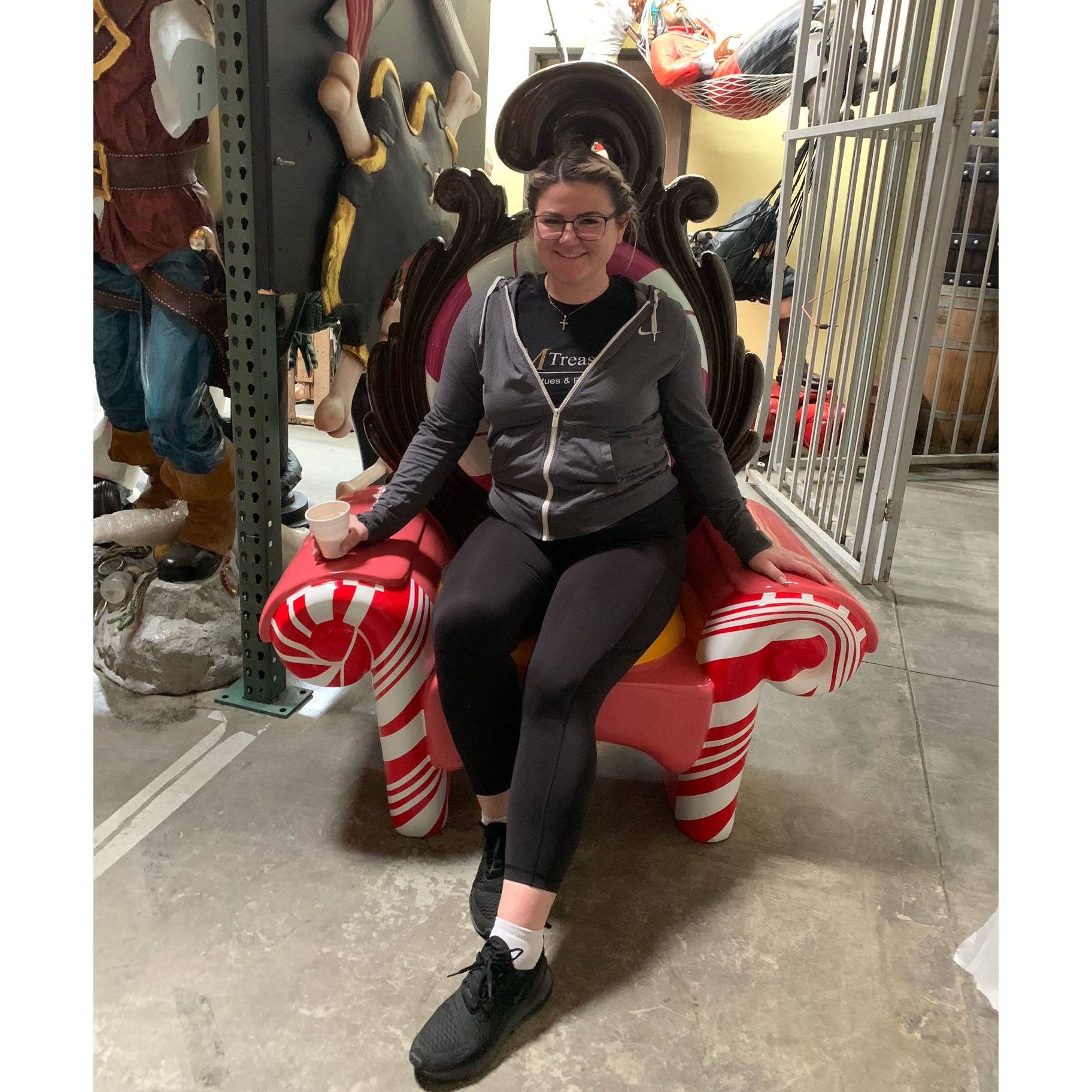 LM Treasures - Wholesale Decorative Figurine - Candy Throne Queen Life Size Statue3