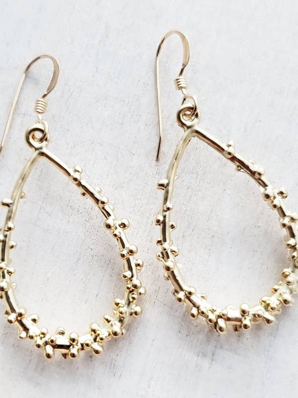 Pendientes en forma de lágrima con puntos de oro para venta al por mayor de Sosie Designs