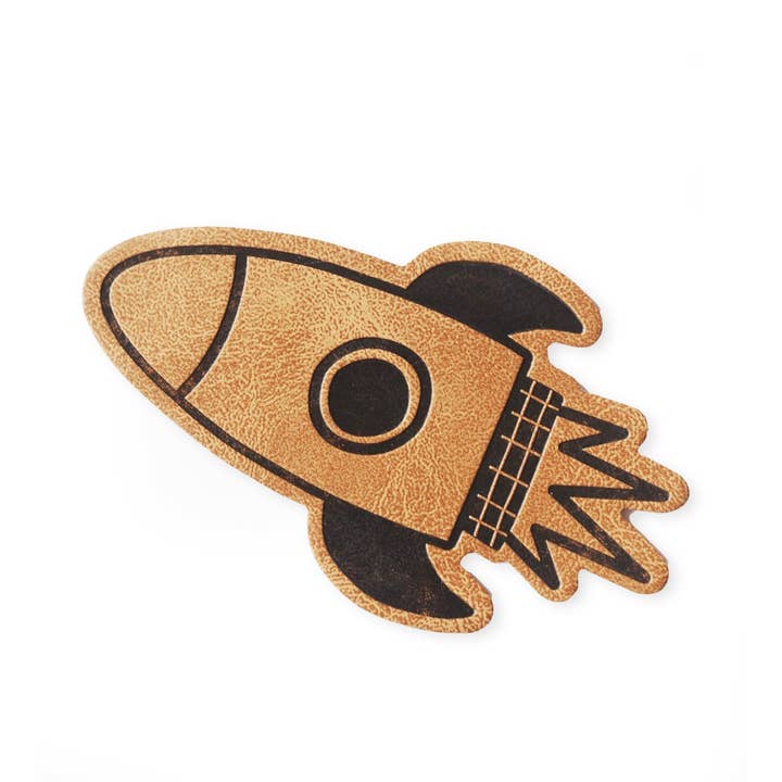 Paul und Clara - Wholesale Craft Supplies - Faux leather label - Rocket *iron-on*
