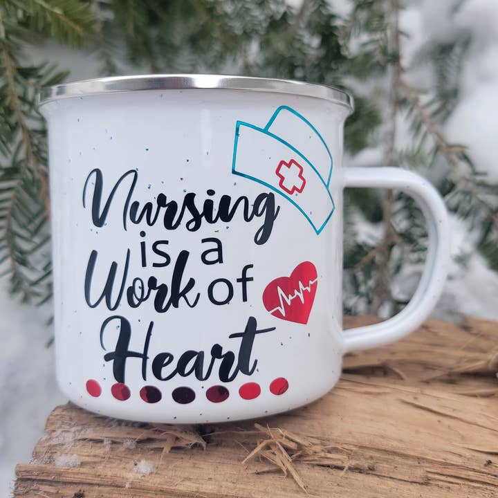 Sjuksköterska kaffe mugg, sjuksköterska gåva, sjuksköterska uppskattning gåva, sjuksköterska mugg, Sjuksköterska Graduation Gift, Omvårdnad är ett arbete av hjärta för wholesale av Superior Sweet Water