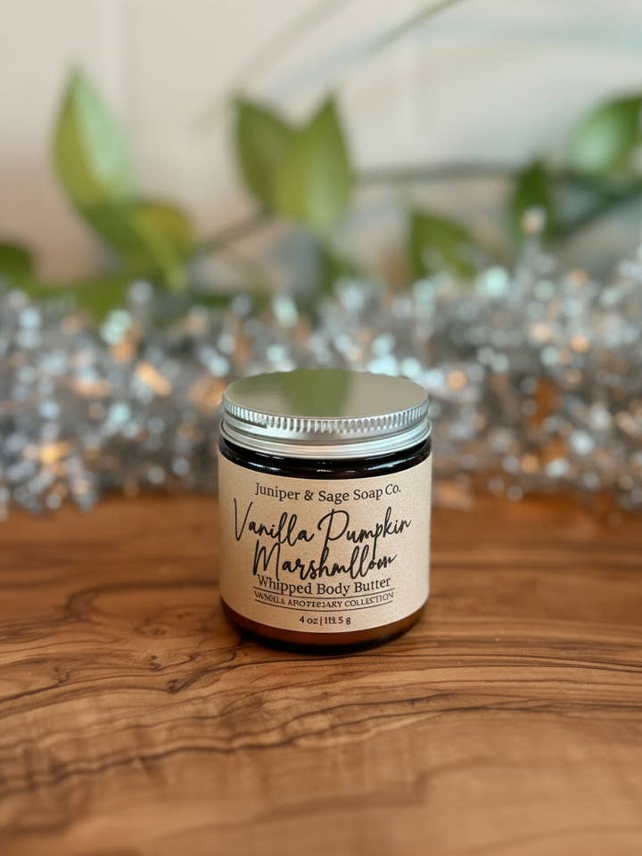 Talgkropssmør - Vanilje Græskar Skumfidus for engroshandel hos Juniper & Sage Soap Co. LLC