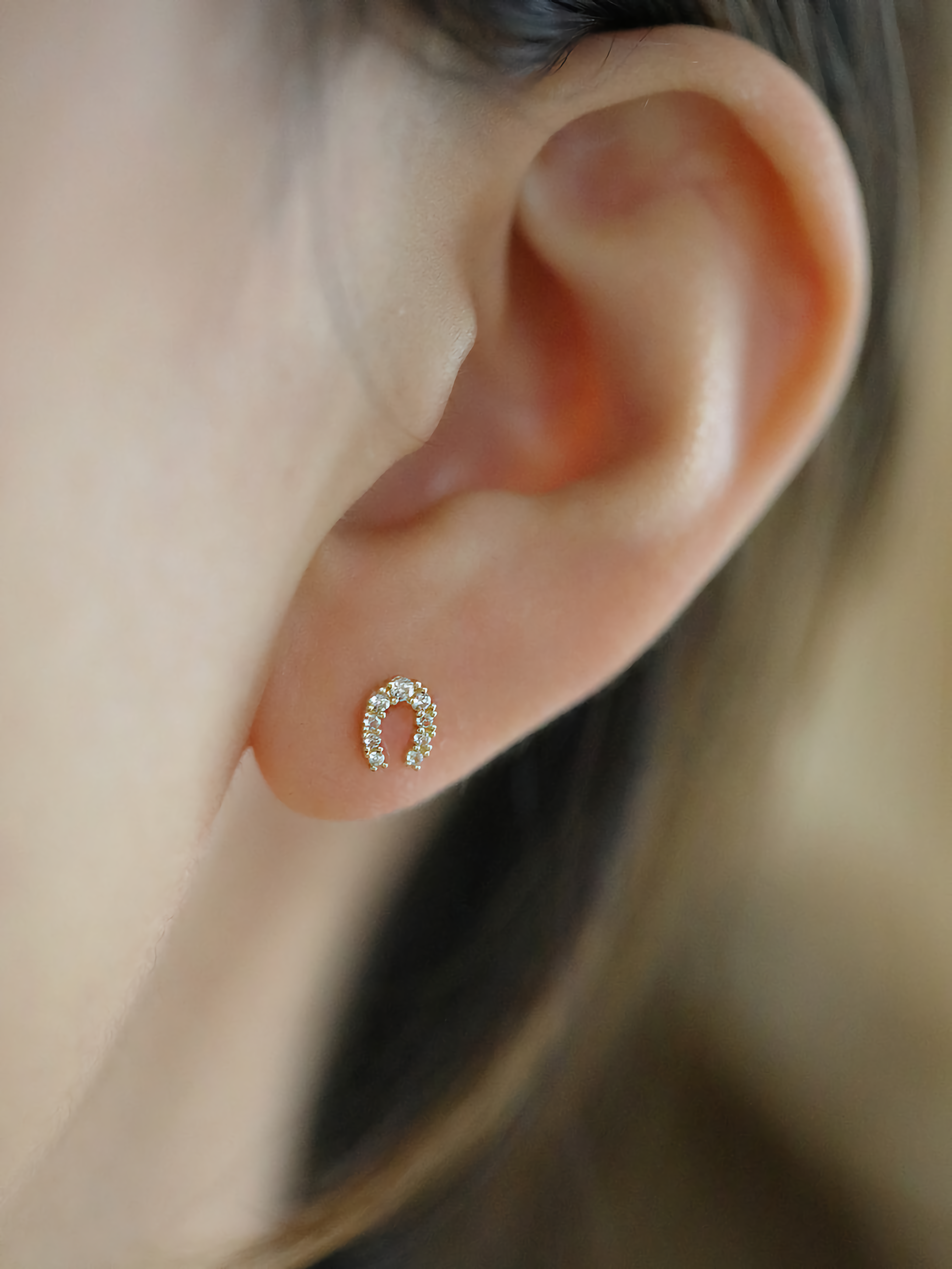 GenYLuxe – wholesale Stud/post earrings – 9ct Solid Gold Lucky Horseshoe Earring Studs1