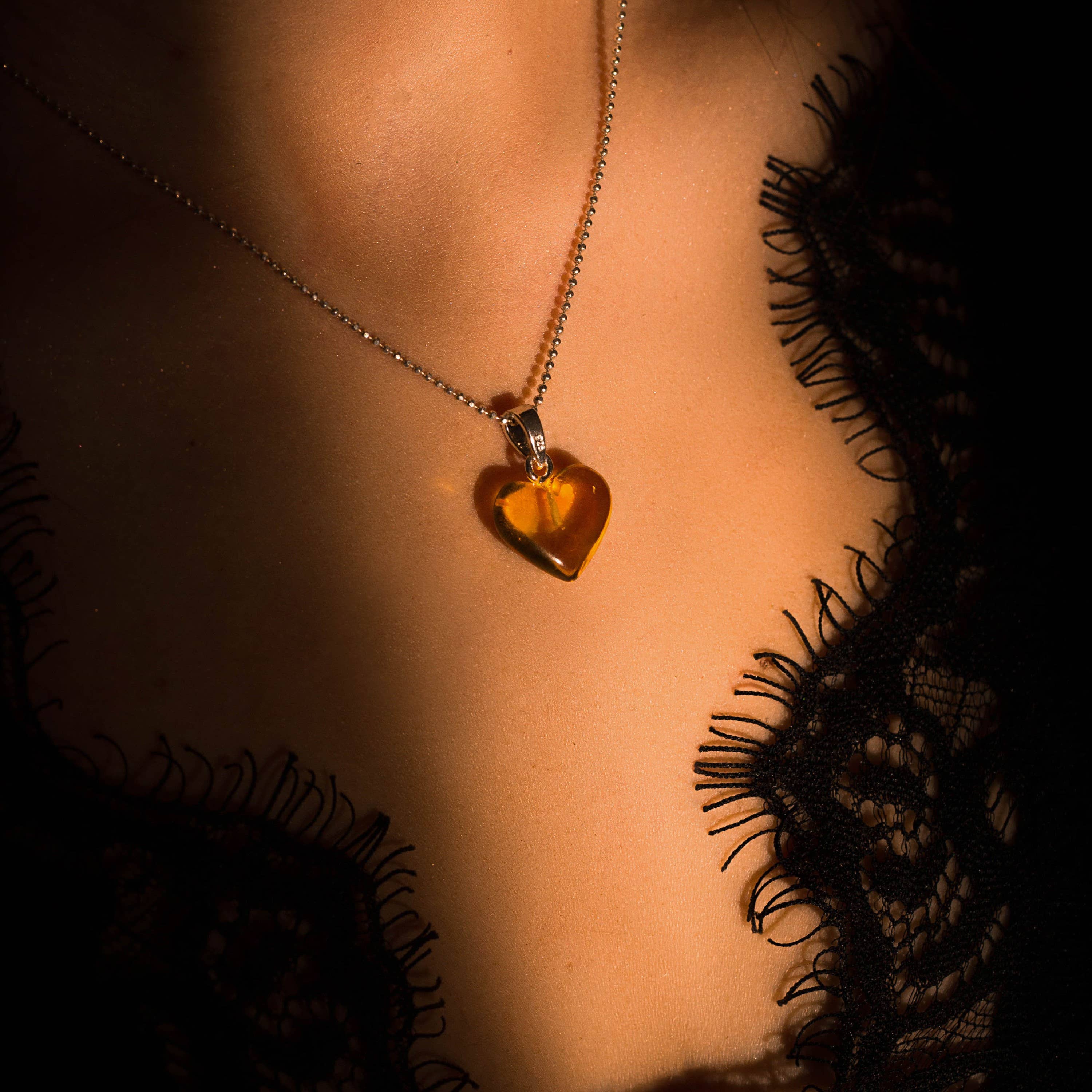 The Natural Amber - Wholesale Individual Charm/Pendant - Cognac Heart Amber Pendant0