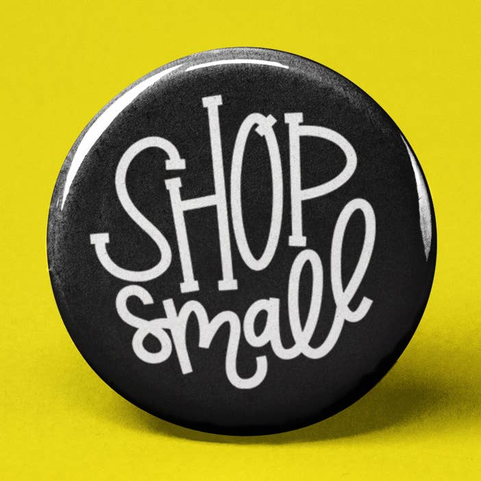 Winkel kleine 2 pinback-knop voor wholesale door The Pin Pal Club