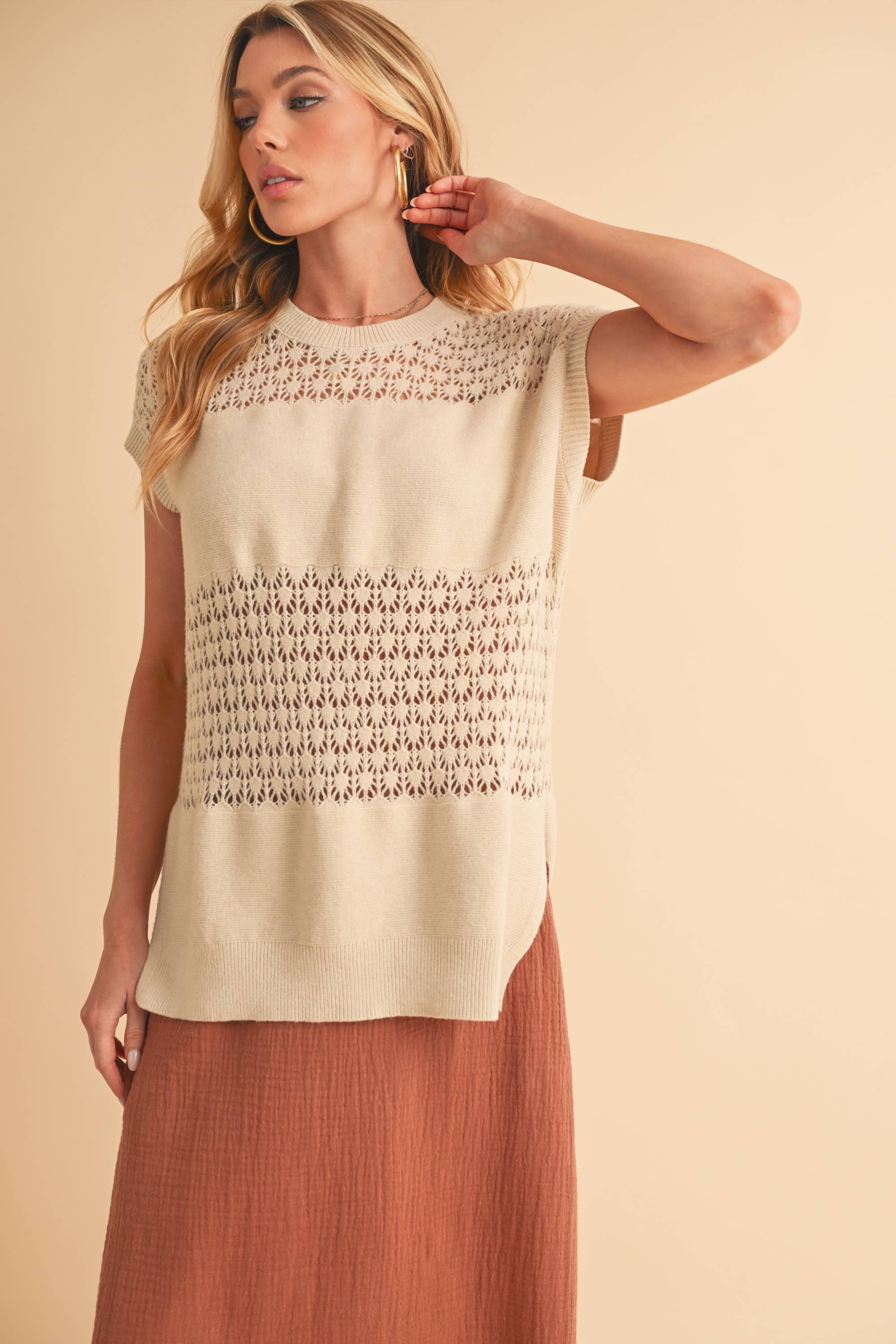 AEMI + CO – wholesale Stickad topp - Dam – 3231FN Ameena Öppen Stickad Meshlinne 116