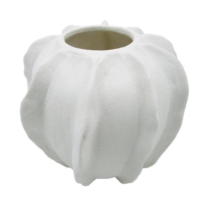 Noble white wavy vase D10.8 H10cm for wholesale by Opjet Paris