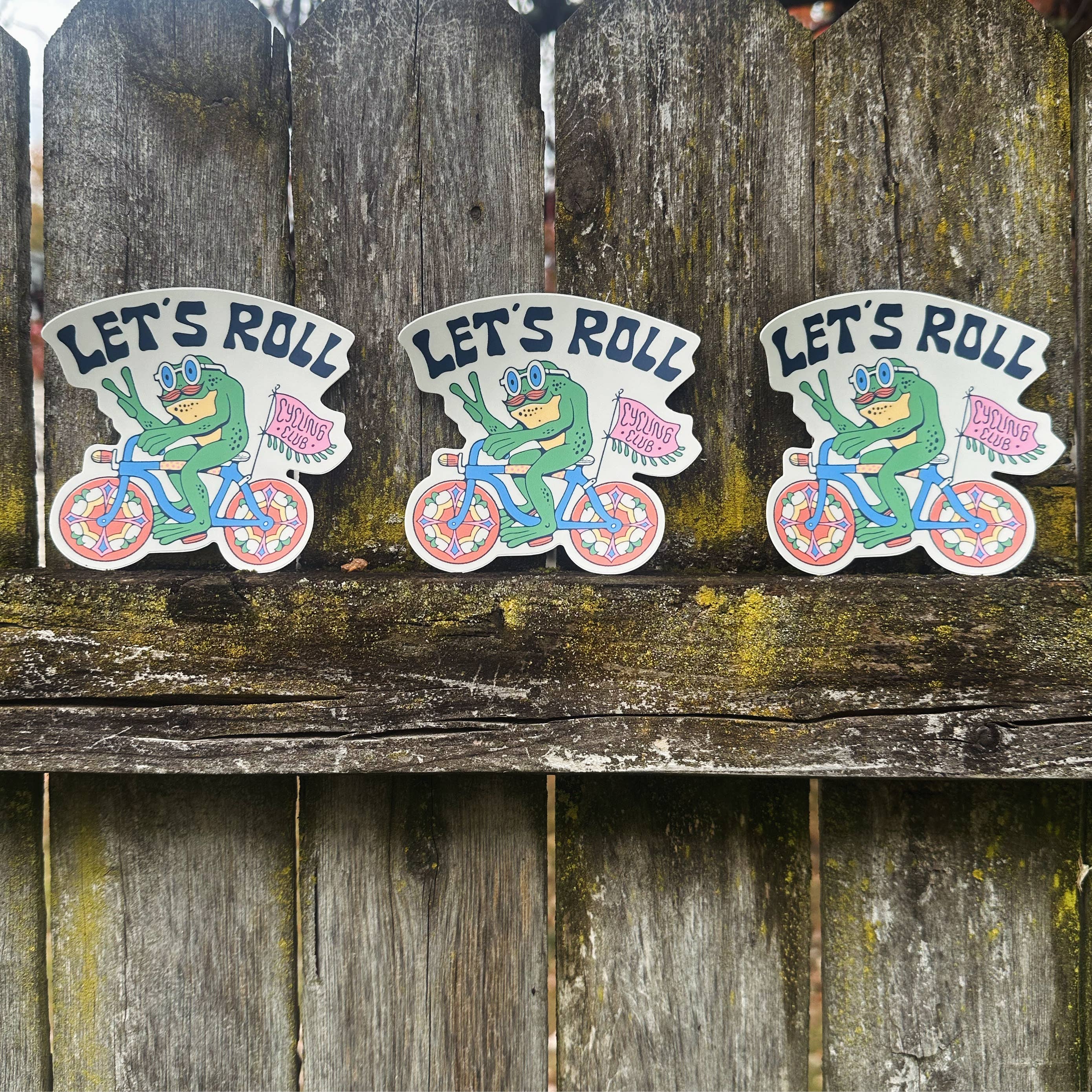 Menottees - Wholesale Sticker - Let's Roll Frog (wielerclub) | Sticker2