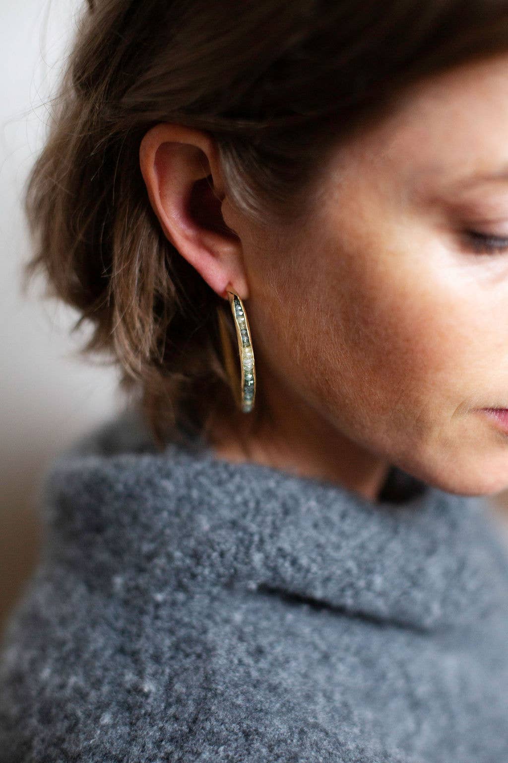 Austin Titus Studio - Wholesale Hoop Earrings - Large Hoop Groove Earrings with Raw Diamonds1