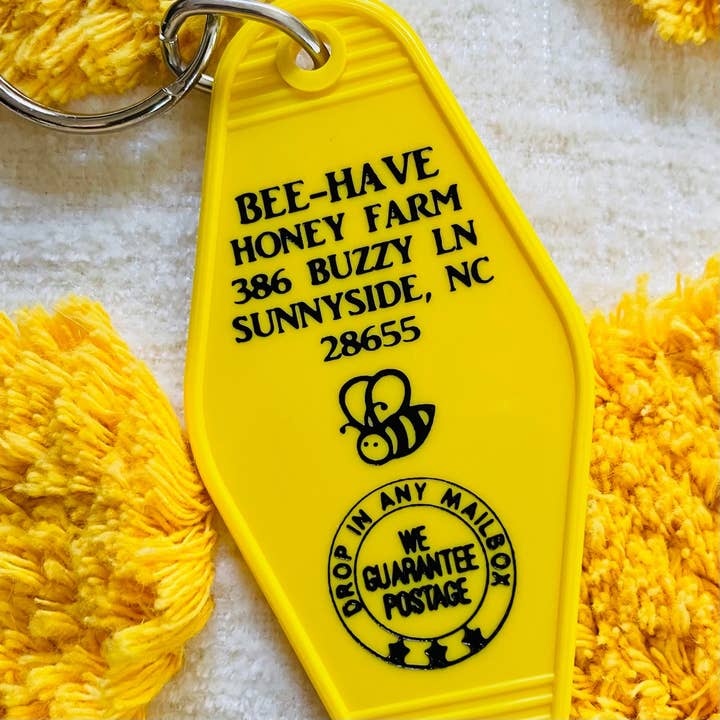 Porte-clés Motel - Bee-Have Honey Farm pour la vente par The 3 Sisters Design Co.