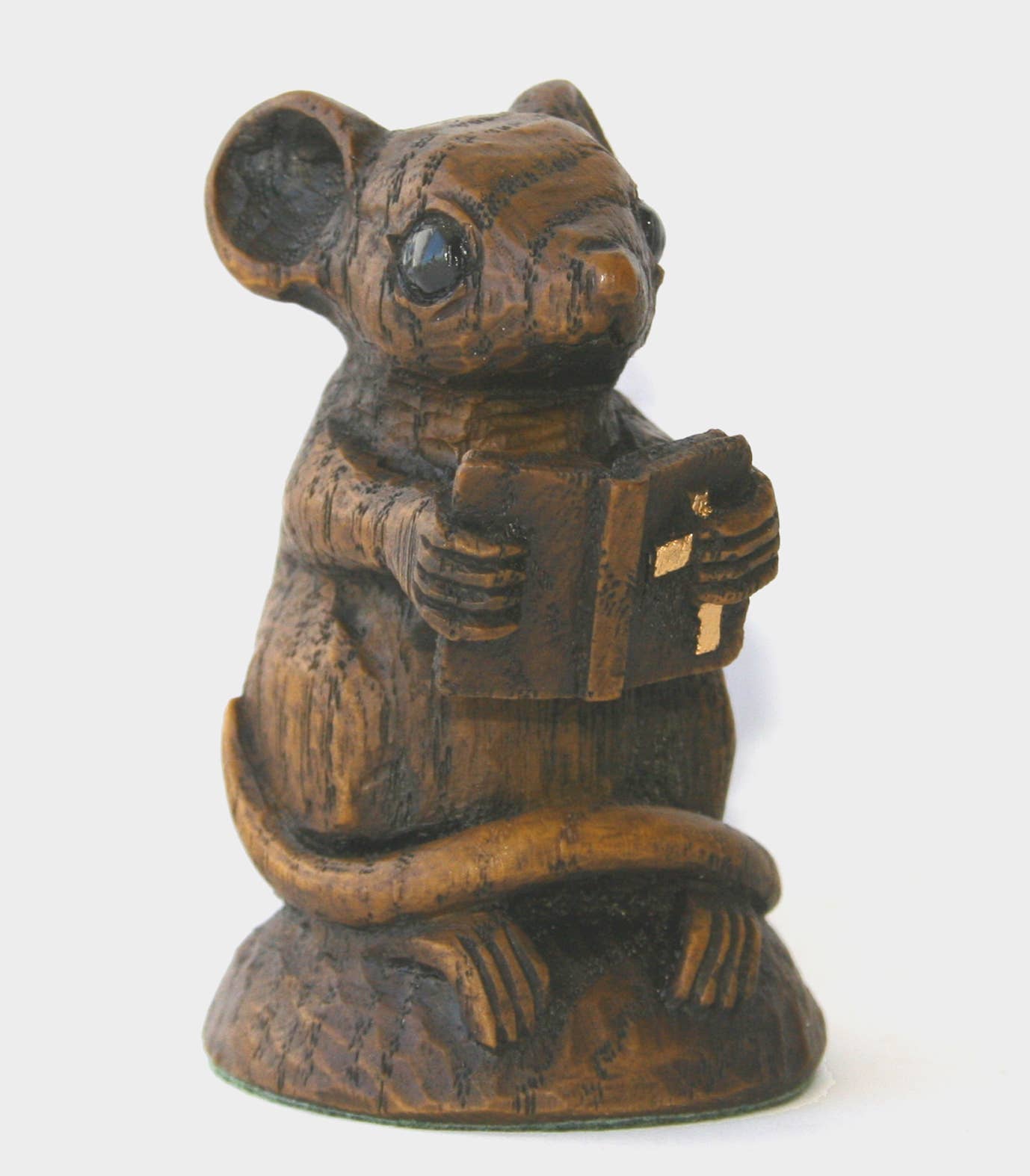 Oakapple Designs Ltd – wholesale Decorative figurine – Church Mouse with Bible.  Reproduction carving Ornament.3