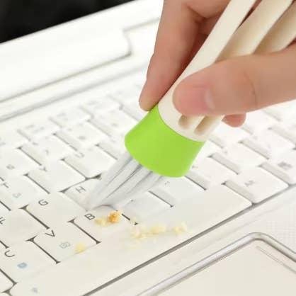 GulleeGadgets - Wholesale Car Freshener - Unisex - 2-in-1 Car AC Vent Dust Brush & Interior Cleaning Tool1