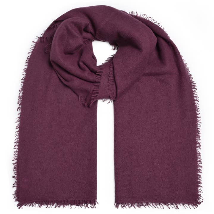 Cashmere Scarf Feli-cs in Aubergine for wholesale by cute stuff GmbH
