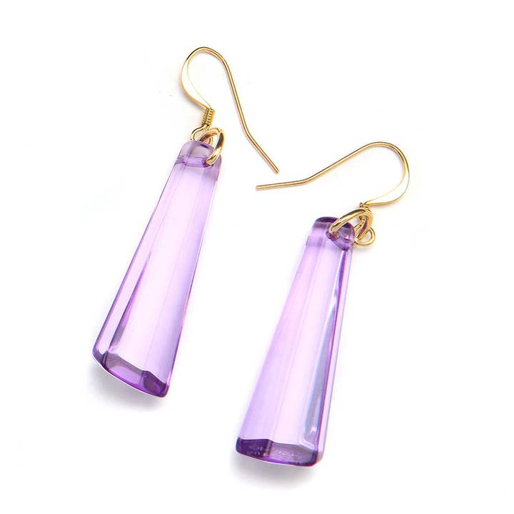 Boucle d'oreille Crystal Drop Wisteria pour la vente par PONO by Joan Goodman