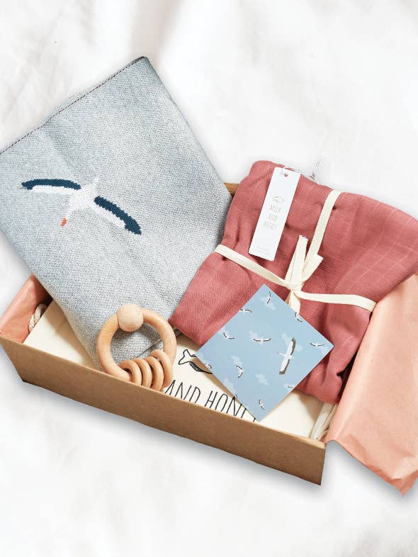 Swaddle Me Bundle for wholesale by Milk & Honey Brand