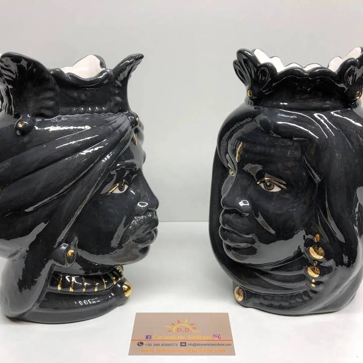 DD Ceramiche Siciliane - Vente Vases - Têtes de maure afro Caltagirone Céramique cm H.25 L.17 Détails en or artisanal noir6
