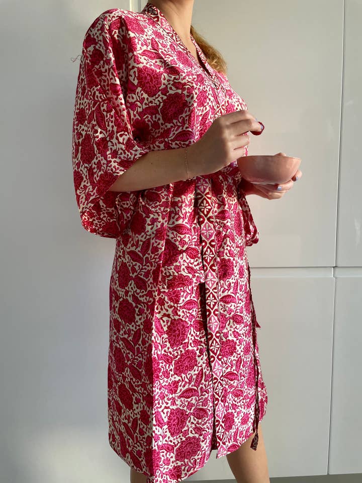 Robe / Kimono 100% Silk Pink for wholesale by Adhem boutique