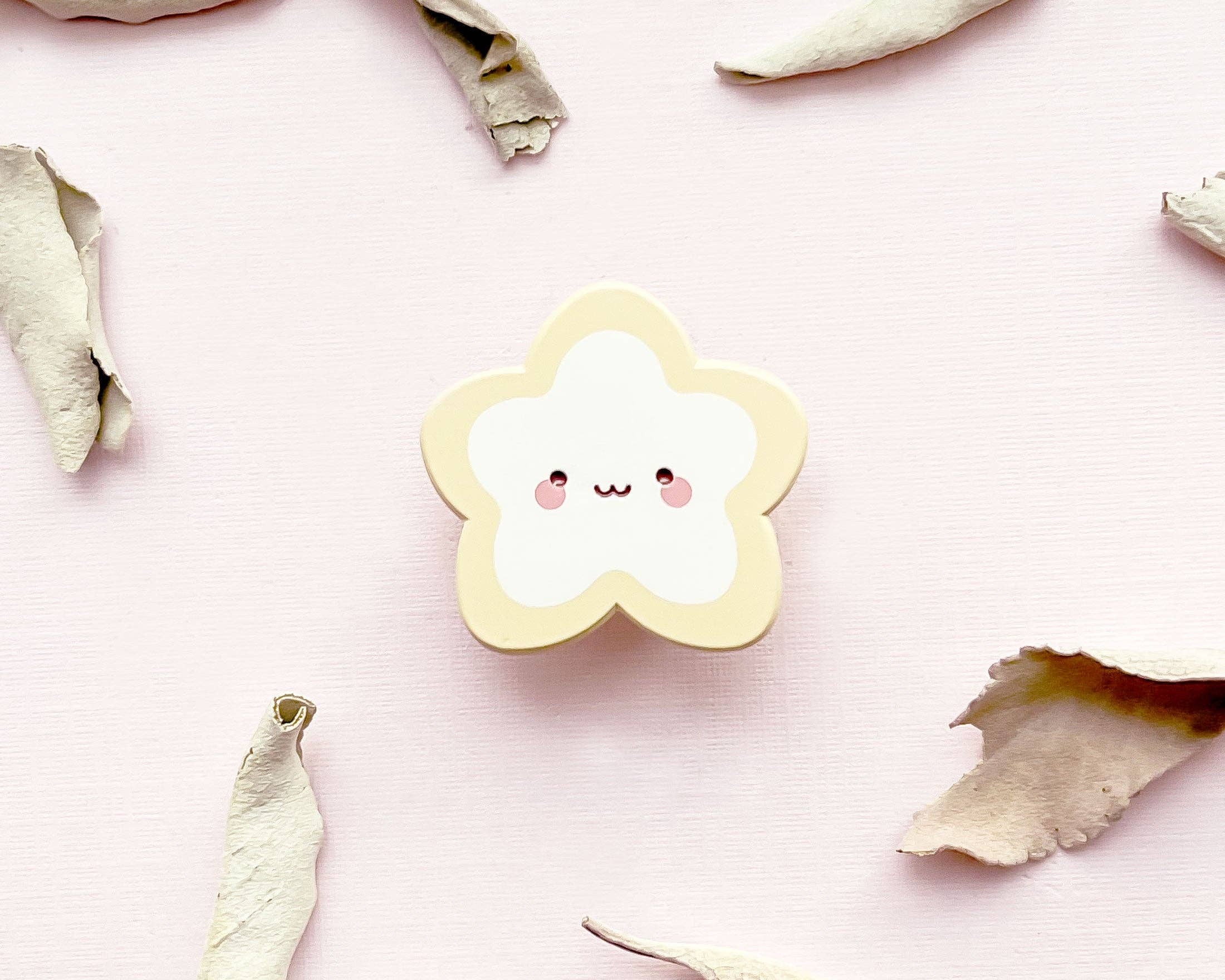 Alum and Ink - Vendita all'ingrosso Spilla da bavero - Spilla smaltata verniciata a forma di biscotto con stella satinata4