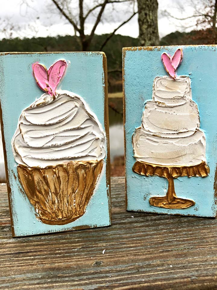 Geburtstags- und Hochzeitstorte, handgefertigter Holzblock mit Farbstruktur für den Großhandel von Coddiwomple