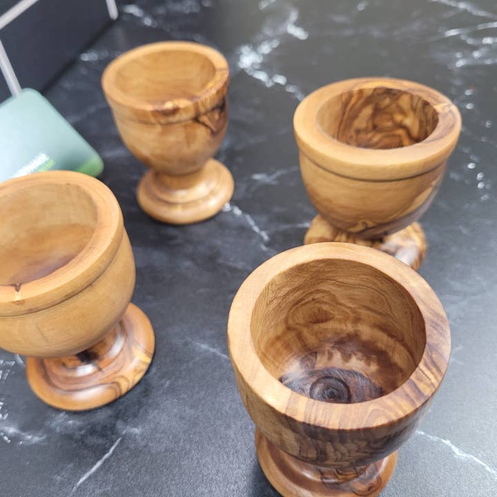 Maison Carthage – wholesale Äggkopp/-hållare – Olive Wood ägg Cup | Trä ägghållare | Uppsättning av 27