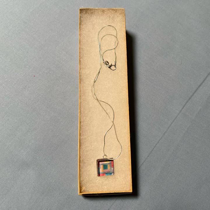 Colgante Pequeño Arcoíris Cabaña de Troncos para venta al por mayor de Quilt Design Jewelry