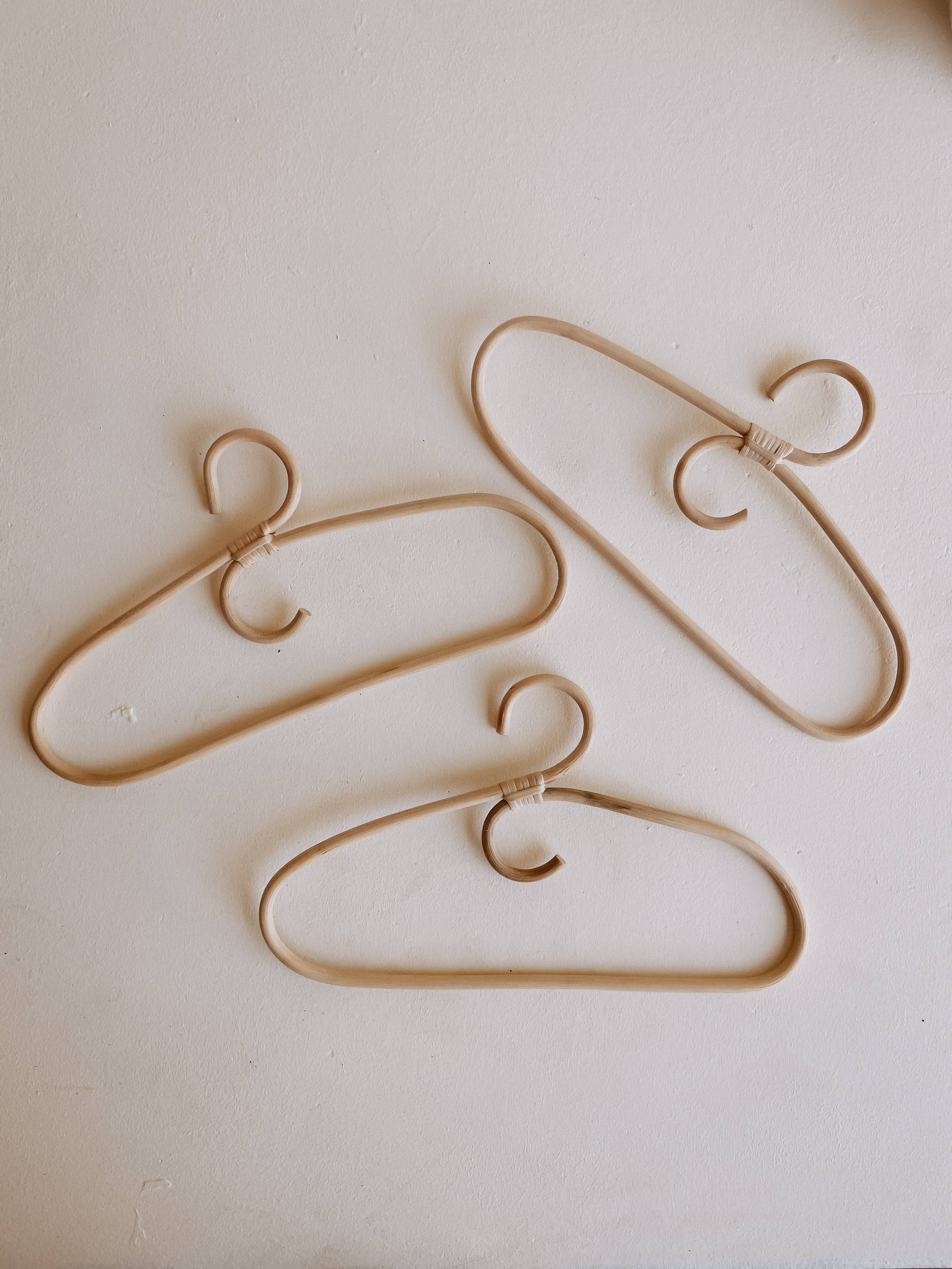 Village Thrive - Wholesale Clothes Hangers - Traditional Rattan Hanger4