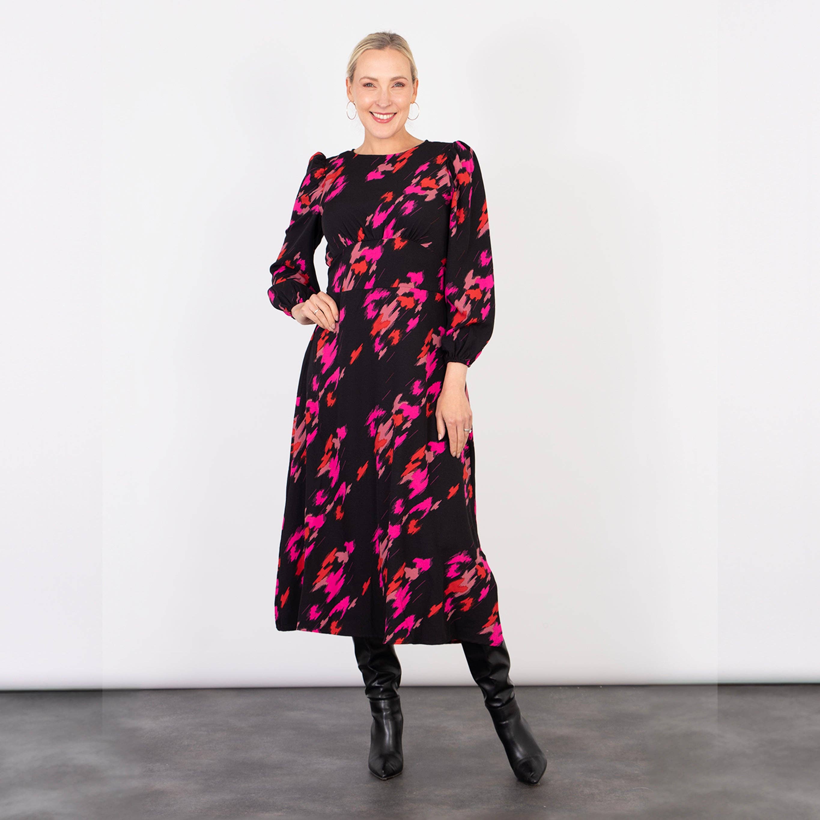 Sarta – wholesale Dress – Women's – Riley Long Sleeve Tea Dress - Fuchsia, Abstract Leopard0