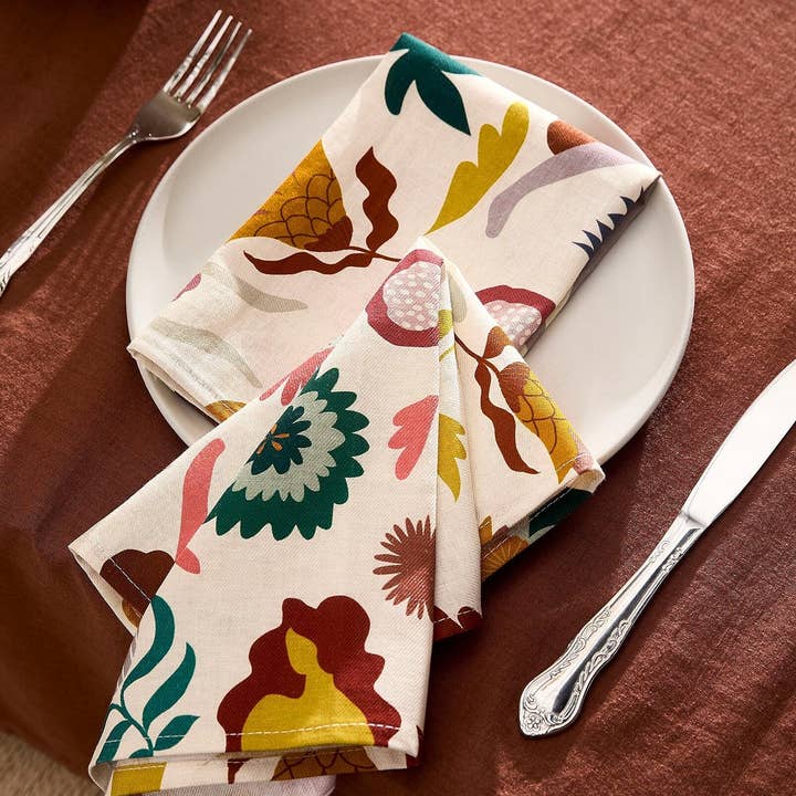 Dora Nola - Wholesale Dinner & Cloth Napkin - Stories napkins set of 21