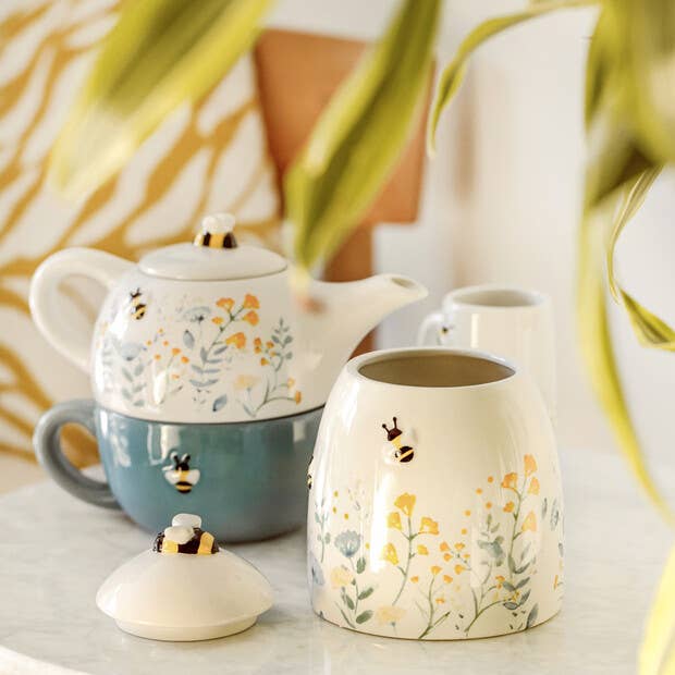 Lisa Angel – wholesale Tea set – Floral Ceramic Teapot and Mug Set