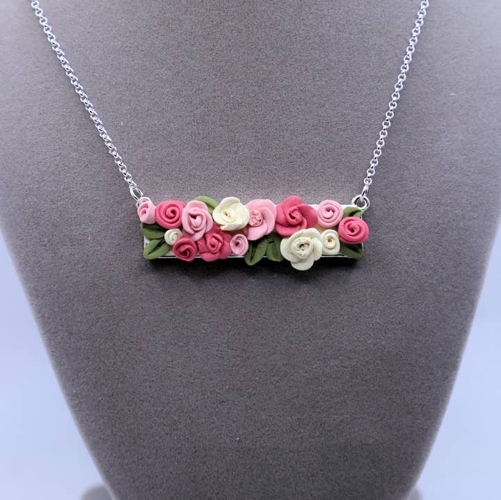 Irene and Xenia - Wholesale Pendant/Charm Necklace - Roses0