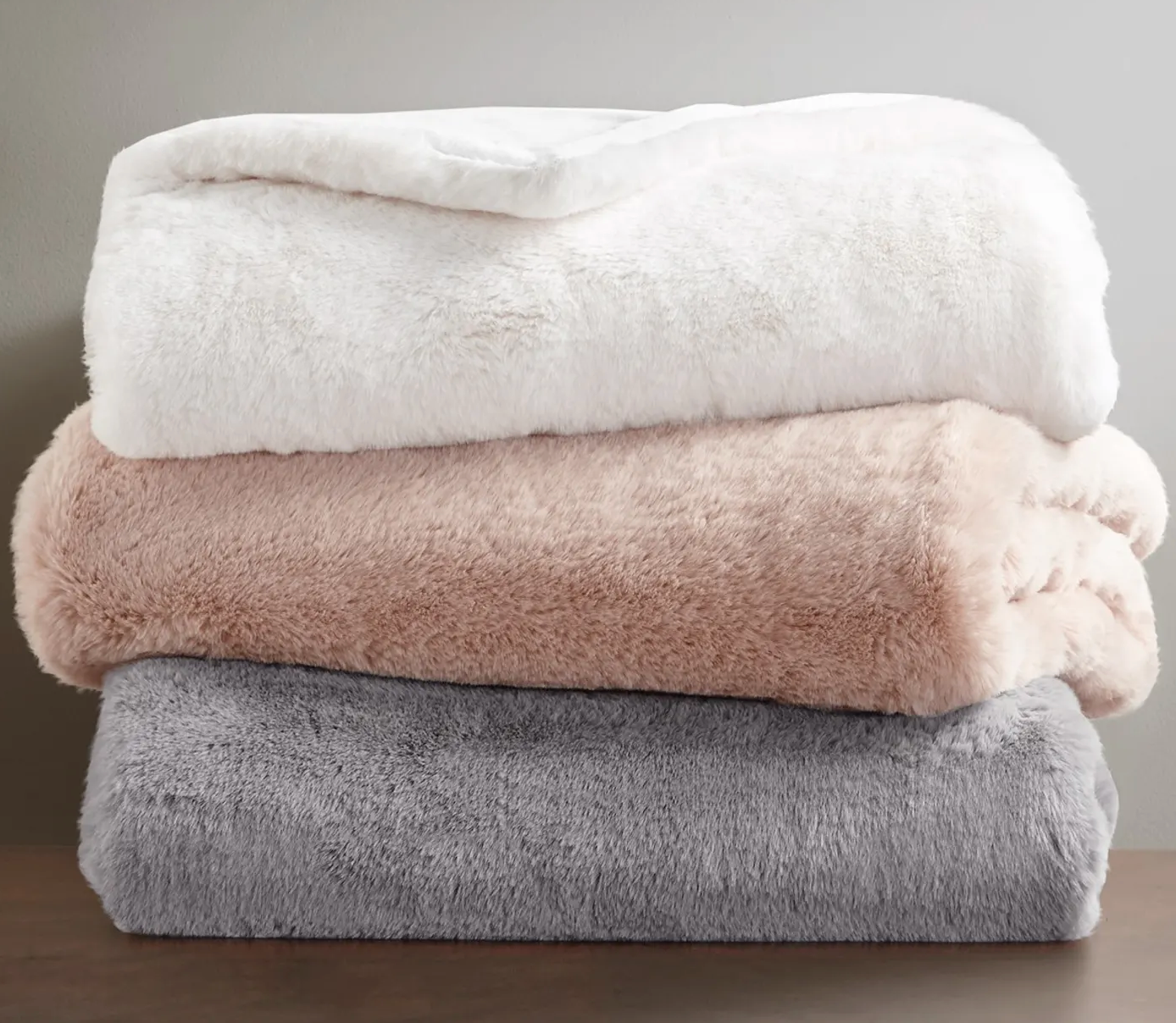 Everyday Cozy Living - Vente Plaids - Couvre-lit de luxe en fausse fourrure de lapin ultra pelucheux, plusieurs couleurs4