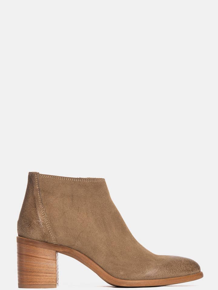 Tronchetti in camoscio tortora EL2101L per la vendita all'ingrosso da parte di METISSE