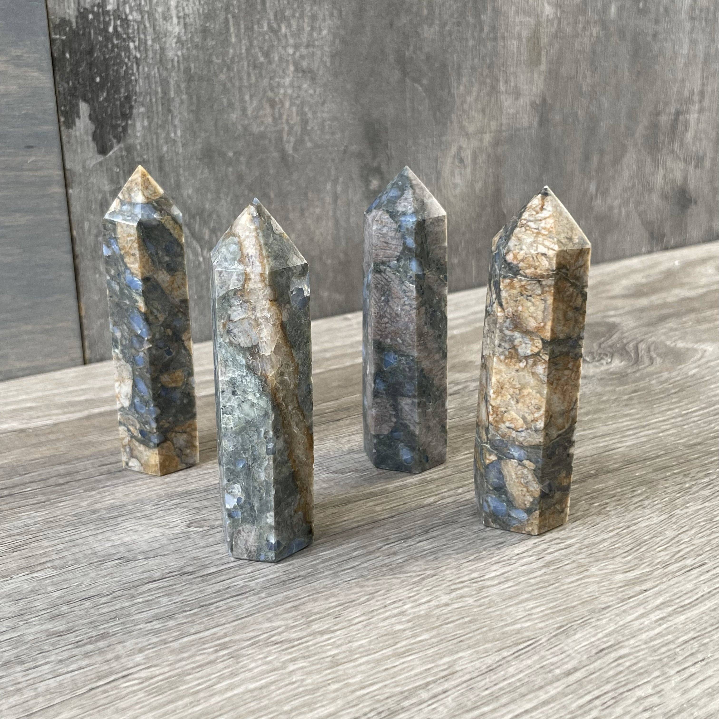 Keystone Crystals – wholesale Andlig sten/kristall – Gemstenskristall Obelisker 85–113 g | Grossist Kristalltorn Presentbutik21