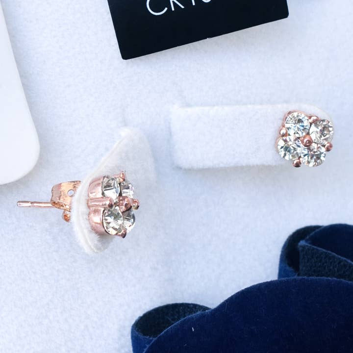 Swarovski Kristall-Blumenohrringe – Roségold-Finish für den Großhandel von Glimmering Handmade