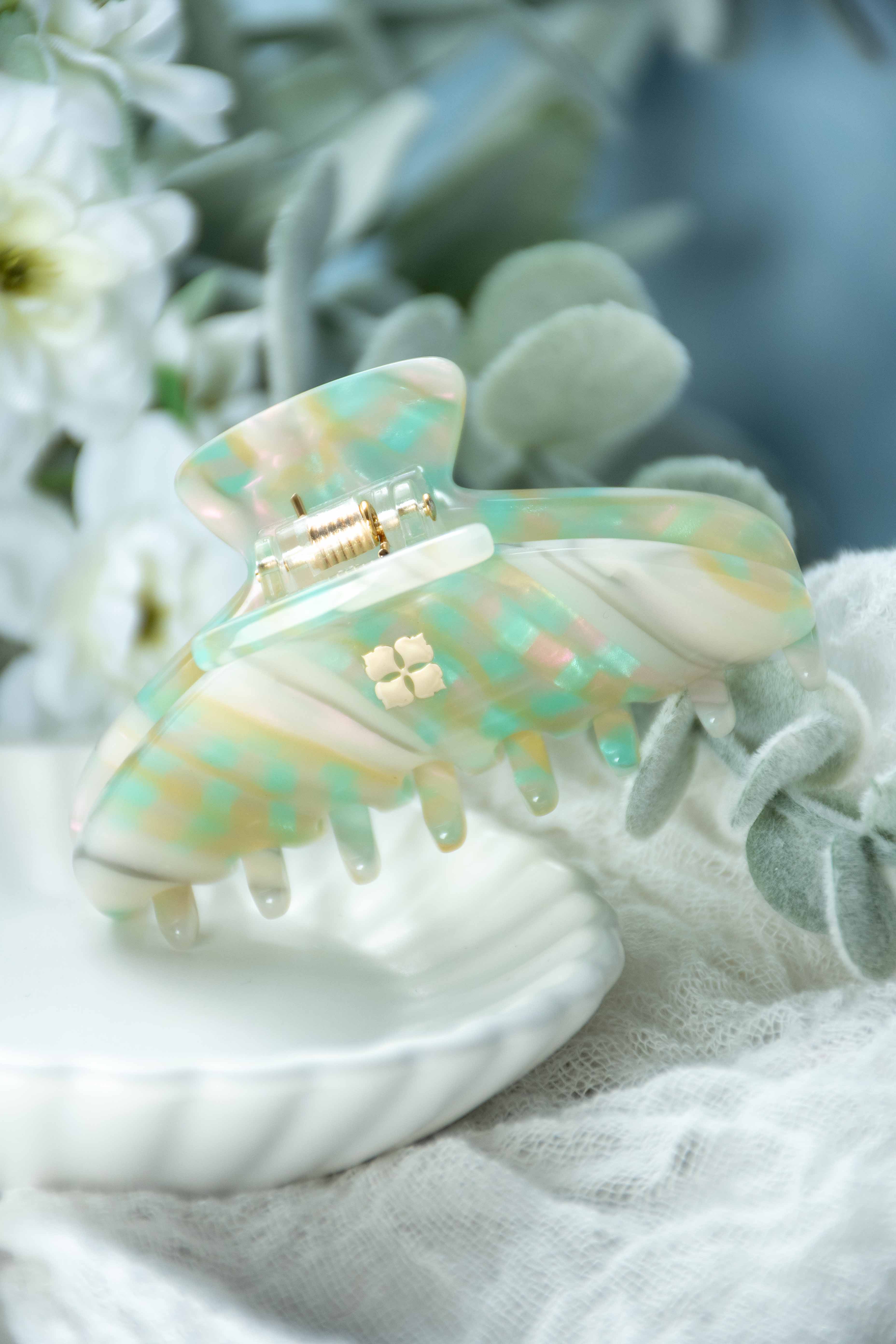 Fenna&Fei - Wholesale Hair Clip - Women's - Glamour Grip Mini Claw in Desert Opal | White Green Iridescent | Italian Acetate Tortoise Shell Small Hair Clip4